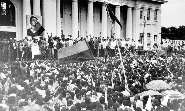 Conmemoración de la Revolución Sandinista. Sandinistas reunidos en la Plaza de la Republica de Nicaragua, celebrando aniversario del triunfo de la revolucion, julio 19 de 1990. (Foto: La Prensa/Farid Abraham)