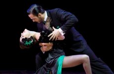 Efemérides argentinas. Cada 11 de diciembre se celebra la Fiesta Nacional del Tango, destacado género musical y danza sugestiva característica de la región del Río de la Plata.