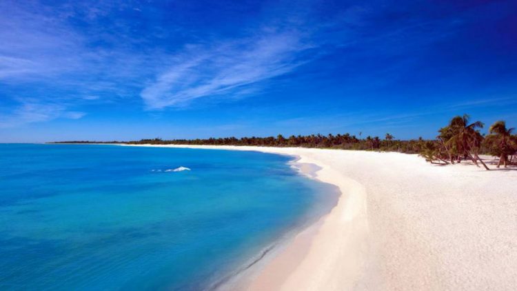 Cozumel es una paradisíaca isla mexicana ubicada en el mar Caribe. El turismo es actualmente la principal actividad económica.