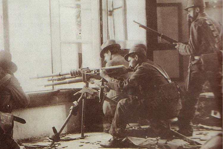 Soldados sublevados en acción. La Decena Trágica fue un golpe militar en 1913. (Foto: Osuna/Wikipedia).
