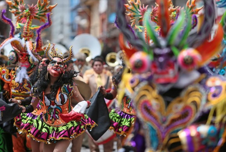 Efemérides peruanas. La colorida Festividad de la Virgen de la Candelaria de Puno fue declarada como «Patrimonio Cultural Inmaterial de la Humanidad» por la Unesco el 27 de noviembre de 2014. Efemérides peruanas. La colorida Festividad de la Virgen de la Candelaria de Puno fue declarada como «Patrimonio Cultural Inmaterial de la Humanidad» por la Unesco el 27 de noviembre de 2014.