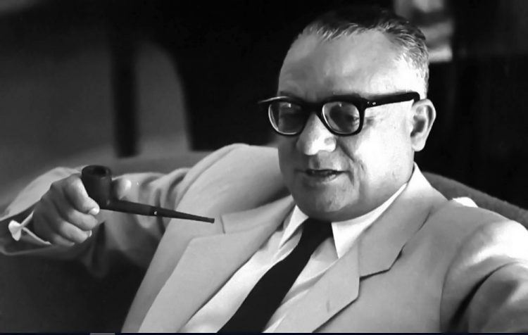 Rómulo Betancourt fue un periodista y político venezolano que ocupó el cargo de presidente interino de Venezuela entre 1945 y 1948, y más tarde sería presidente constitucional entre 1959 y 1964. Rómulo Betancourt fue un periodista y político venezolano que ocupó el cargo de presidente interino de Venezuela entre 1945 y 1948, y más tarde sería presidente constitucional entre 1959 y 1964.