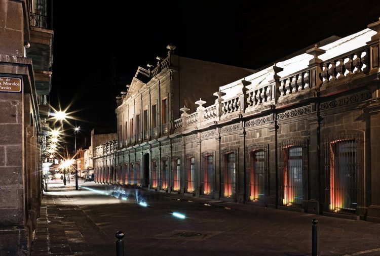 Museo de Arte Contemporáneo de San Luis Potosí ubicado en el centro histórico. Desde su construcción en el siglo XIX ha tenido varias funciones: mercado de carnes, casa de correos y museo. Museo de Arte Contemporáneo de San Luis Potosí ubicado en el centro histórico. Desde su construcción en el siglo XIX ha tenido varias funciones: mercado de carnes, casa de correos y museo.